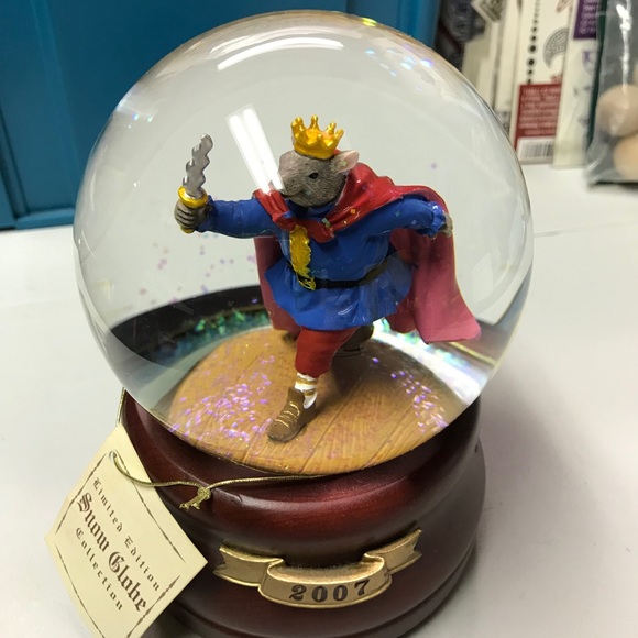 vintage Limited Edition Musical Snow Globe - Picture 2 of 5